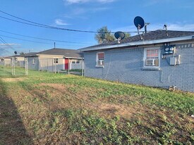 2705 E 2nd St in Lubbock, TX - Building Photo