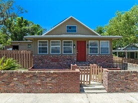 166 Kingston Ave in Daytona Beach, FL - Building Photo