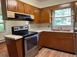 205 Cedar Ave in Poughkeepsie, NY - Building Photo - Building Photo