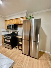 250 Clendenny Ave-Unit -1 in Jersey City, NJ - Foto de edificio - Building Photo
