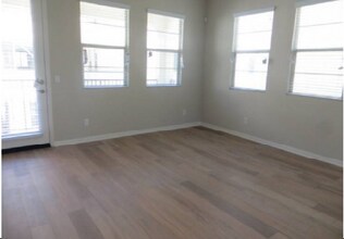 2282 W Anacasa Way in Anaheim, CA - Building Photo - Building Photo