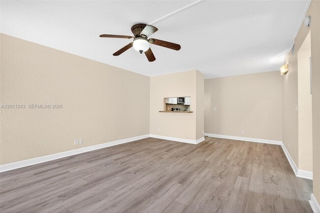 1028 Twin Lakes Dr in Coral Springs, FL - Building Photo - Building Photo