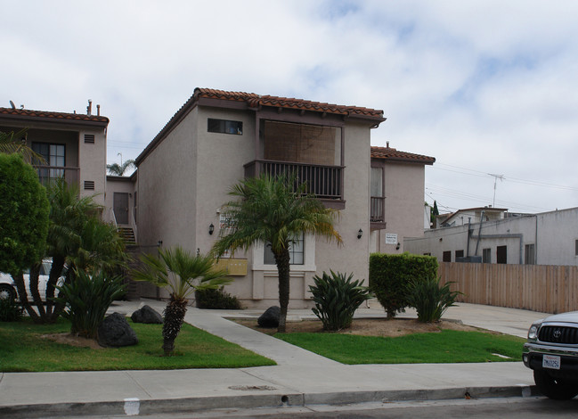 3981-3985 Hamilton St in San Diego, CA - Foto de edificio - Building Photo