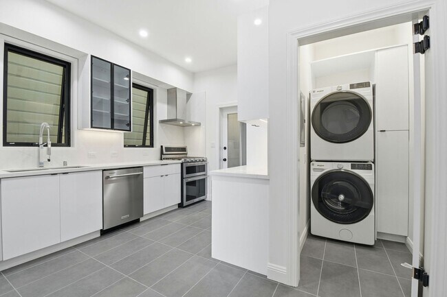 38-42-42 Broderick St in San Francisco, CA - Foto de edificio - Building Photo