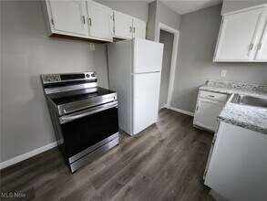 21170 Fuller Ave in Euclid, OH - Building Photo - Building Photo