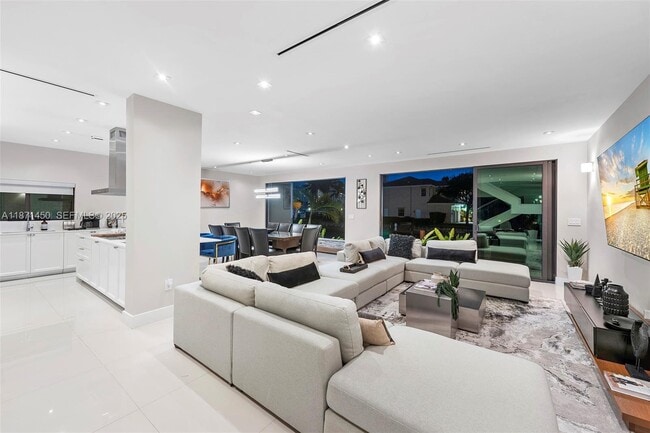 property at 850 Washington St