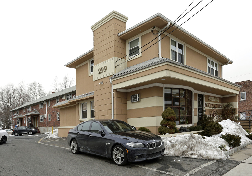 Manorview Apartments in Lodi, NJ - Building Photo