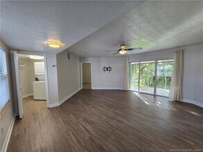 3206 SE Aster Ln in Stuart, FL - Building Photo - Building Photo