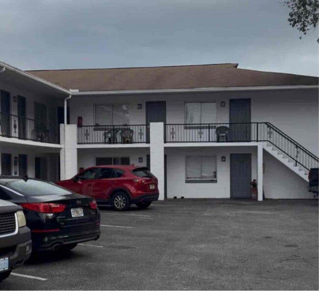 1629 Espanola Ave in Daytona Beach, FL - Building Photo - Building Photo
