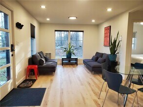 44 Dellenbaugh Rd in Pine Bush, NY - Building Photo - Building Photo