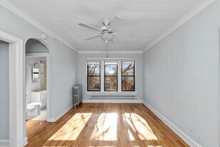 4614 N Paulina St in Chicago, IL - Building Photo