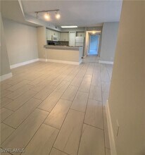 1230 Wildwood Lakes Blvd in Naples, FL - Building Photo - Building Photo