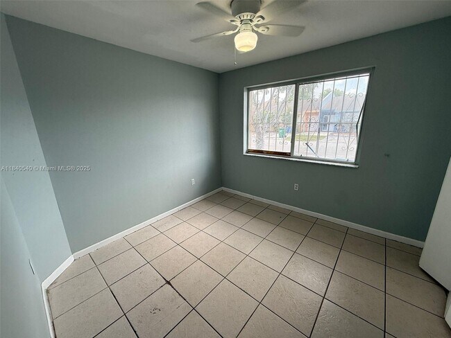 18224 NW 40th Pl in Miami Gardens, FL - Building Photo - Building Photo