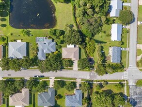 424 Brown Ave in Melbourne, FL - Foto de edificio - Building Photo