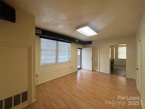 203 W Liberty St in York, SC - Building Photo - Building Photo
