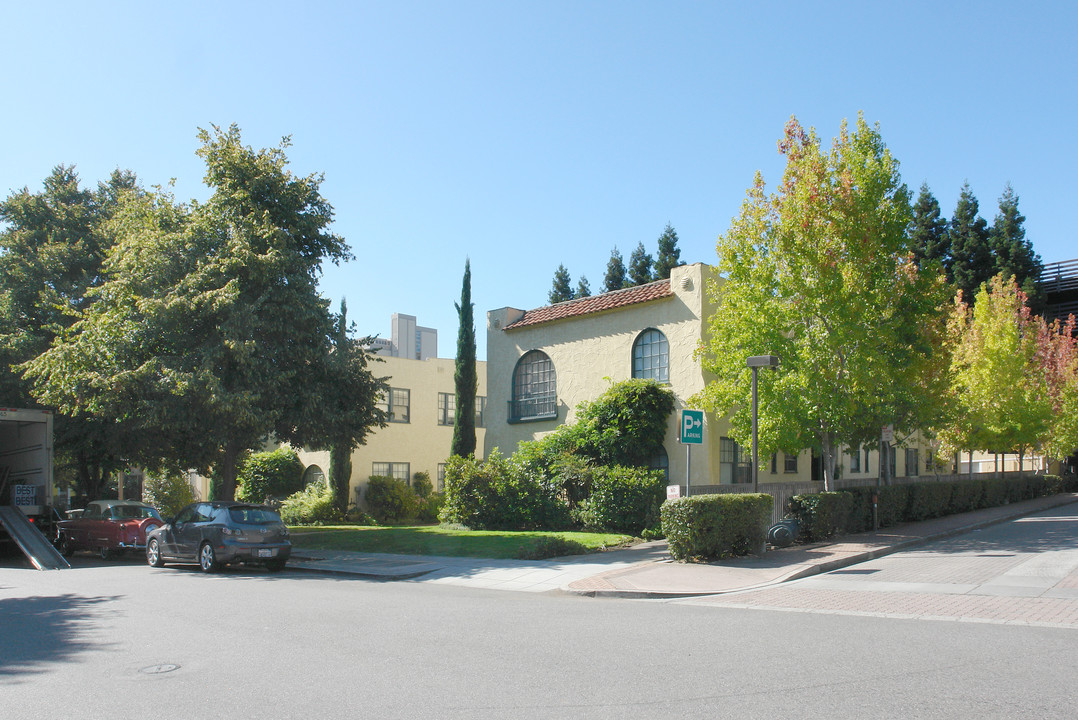 530 Webster St in Palo Alto, CA - Building Photo