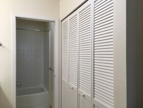 514 Seaver Dr, Unit 514 in Mill Valley, CA - Building Photo - Building Photo