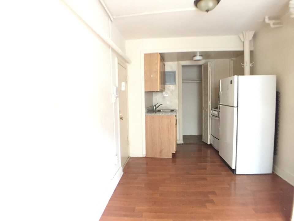 189 E Mosholu Pkwy N in Bronx, NY - Building Photo