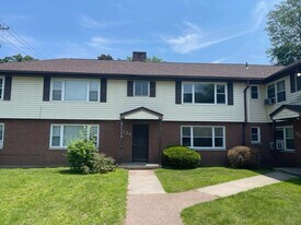128 Park St in Manchester, CT - Building Photo