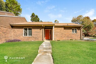 5566 Circlestone Ln in Stone Mountain, GA - Building Photo