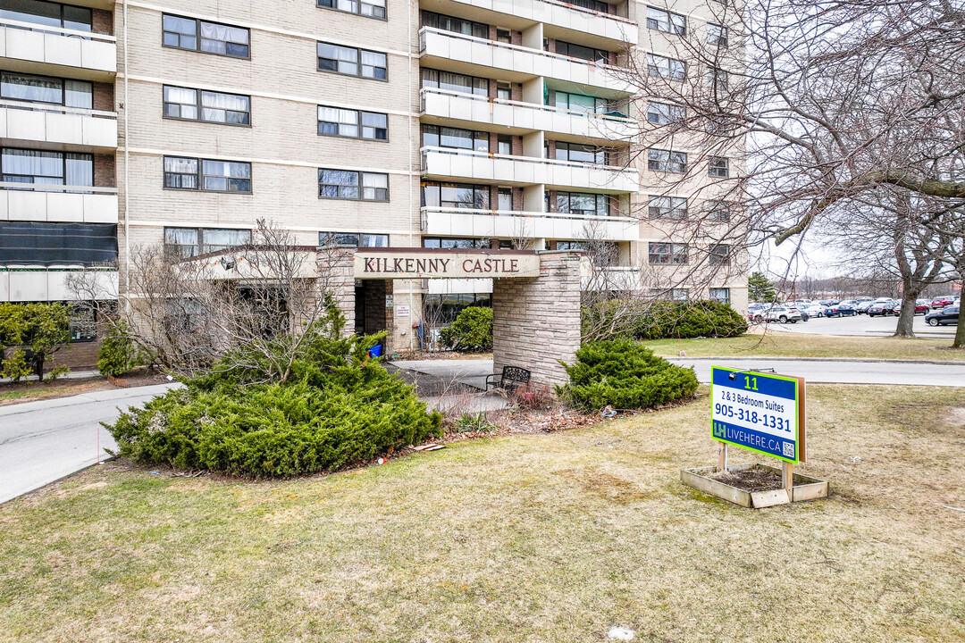 11 Kendale Court Apartments in Hamilton, ON - Building Photo