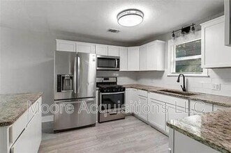 1330 W Sears St in Denison, TX - Building Photo - Building Photo