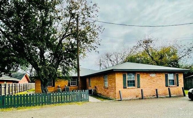 property at 9 S McColl Rd