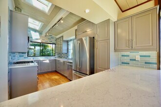 119 Cloud View Rd in Sausalito, CA - Building Photo - Building Photo