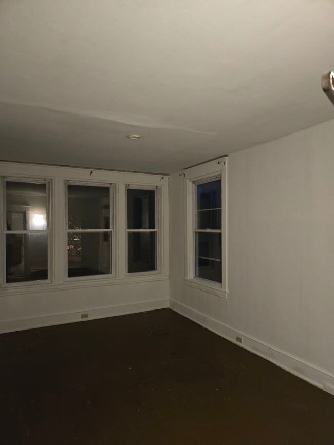 504 W Chestnut St, Unit 2 bedroom apartment for r