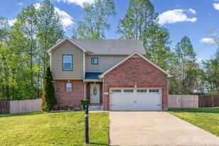 3469 Bradfield Dr in Clarksville, TN - Building Photo