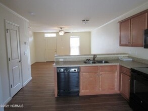 423 Sullivan Loop Rd in Midway Park, NC - Building Photo - Building Photo