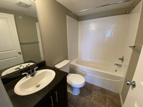 3207 James Mowatt Trl SW in Edmonton, AB - Building Photo - Building Photo