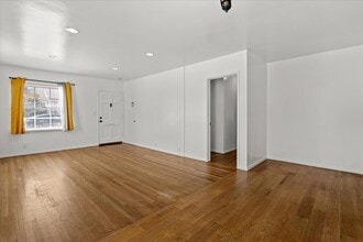 8214 Creighton Ave in Los Angeles, CA - Building Photo - Building Photo