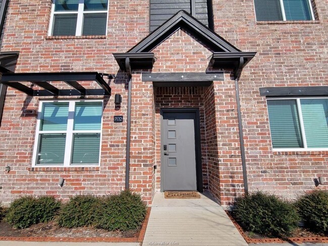 property at 1451 Associates Ave