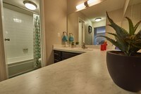 Building Photo - Dayton Crossing Apartamentos in Denver, Colorado