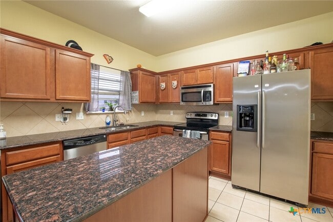 property at 5000 Willamette Ln