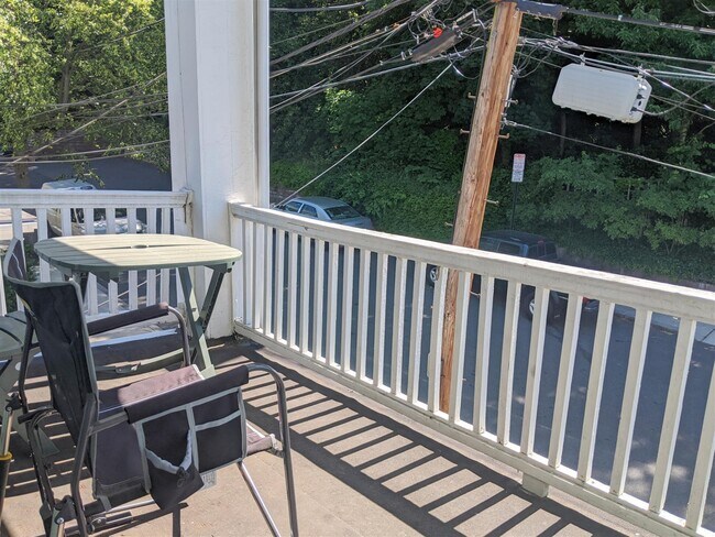 64 Linden Ave, Unit 2