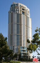 1 W Century Dr in Los Angeles, CA - Building Photo