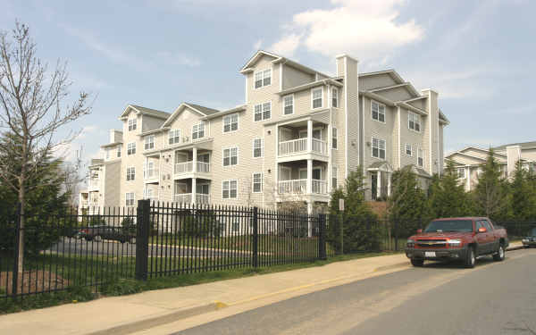 Gates of Fair Lakes in Fairfax, VA - Building Photo - Building Photo