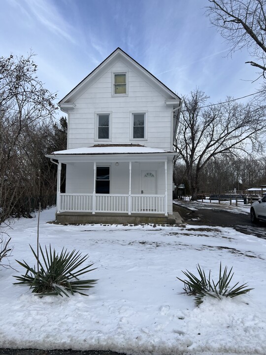 211 Railroad Ave in Woodbine, NJ - Building Photo