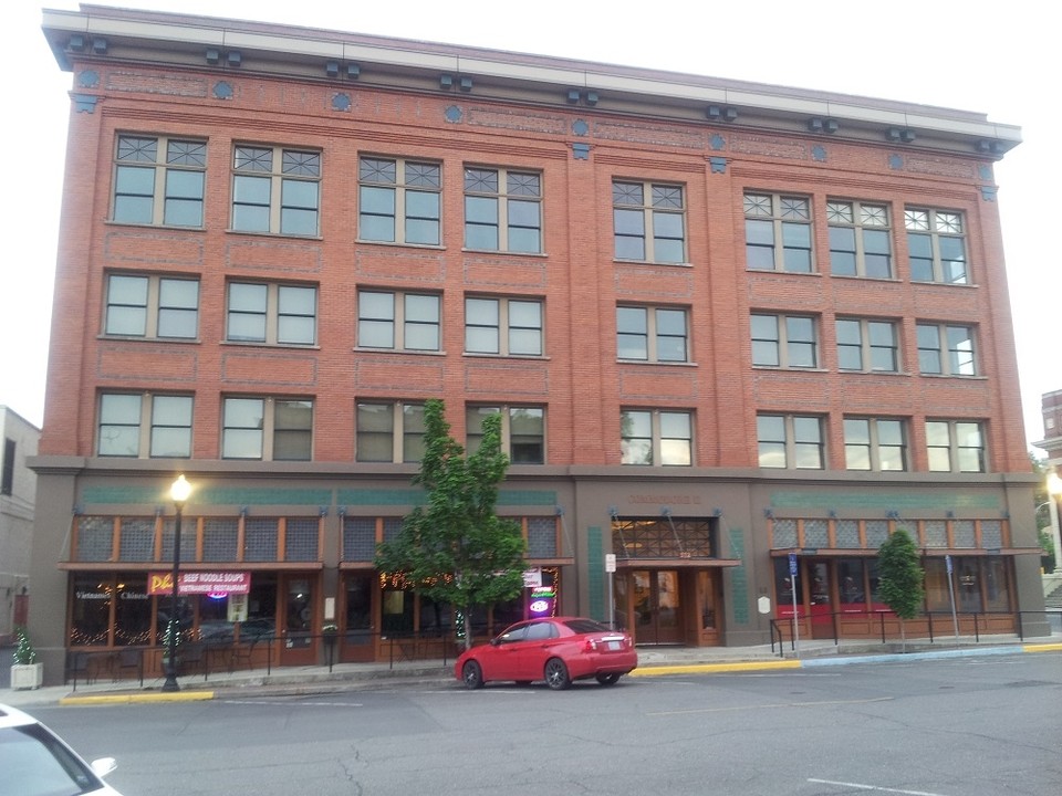 Commodore II Apartments in The Dalles, OR - Foto de edificio