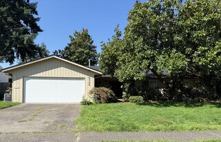 5725 SW Chestnut Ave in Beaverton, OR - Building Photo