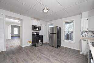 56 Thompson St in Troy, NY - Building Photo