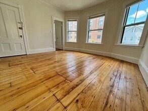 98 Boylston St in Brookline, MA - Building Photo - Building Photo