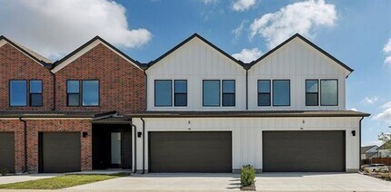 2300 S McDonald St in McKinney, TX - Building Photo - Building Photo