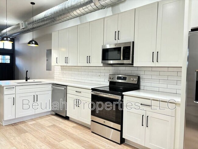 1836-1838-1838 S 10th St in St. Louis, MO - Building Photo - Building Photo