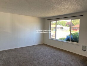 11524 65th Street Ct E in Puyallup, WA - Building Photo - Building Photo