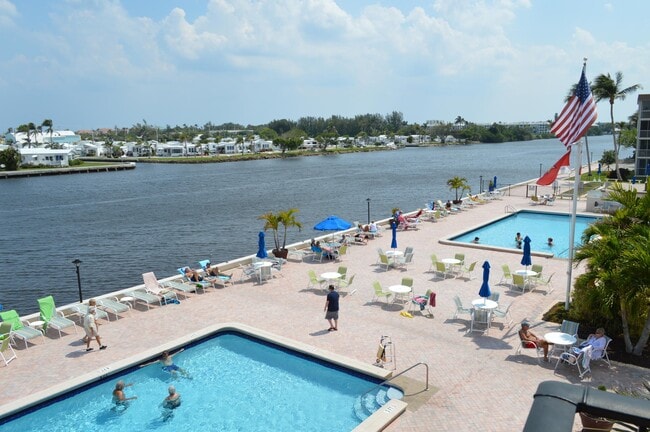 2012 S Federal Hwy, Unit 103 in Boynton Beach, FL - Building Photo - Building Photo