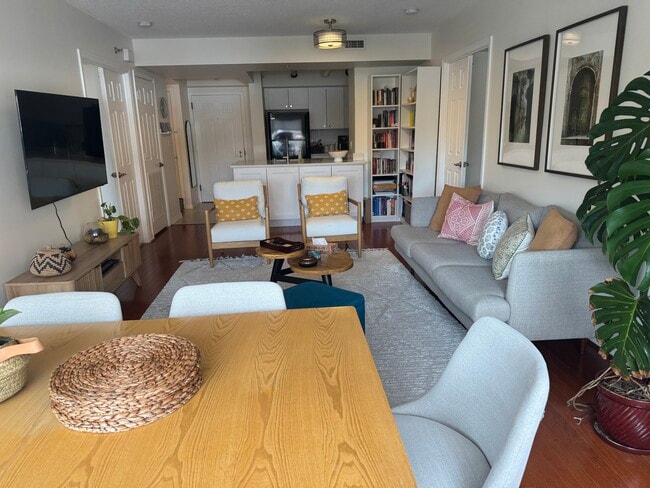 5809 Nicholson Ln, Unit Wisconsin Building #214 in Rockville, MD - Foto de edificio - Building Photo