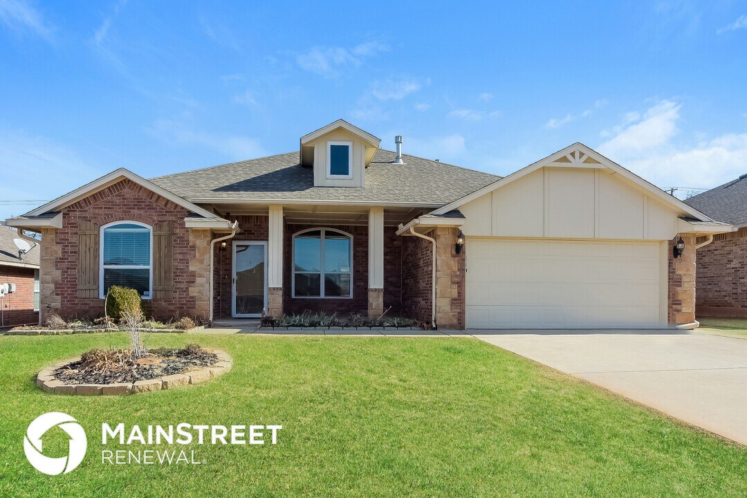 2400 Turtlewood River Road in Midwest City, OK - Building Photo